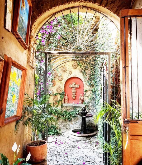 Interior - Beautiful Cabin Downtown Tapalpa Oven Mud Barbecue Grill 4 Room 12 ppl TV Wifi (Tapalpa)