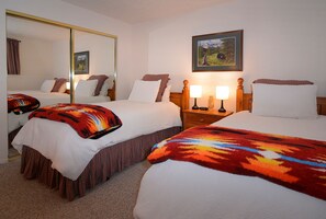 4 chambres, fer et planche à repasser, lit parapluie, Wi-Fi