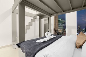 2 bedrooms, desk, iron/ironing board, travel crib