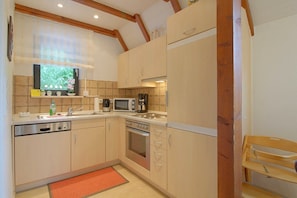 Kühlschrank, Mikrowelle, Ofen, Geschirrspüler