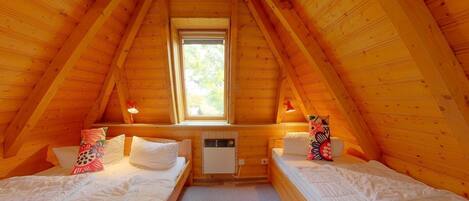 2 slaapkamers, reisbedje, wifi