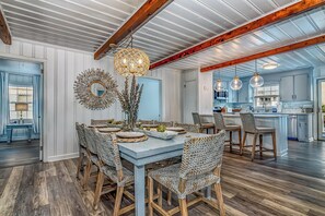 Dining - Newly Remodeled Ocean Front home on Ocean Isle (Ocean Isle Beach)