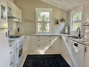 Réfrigérateur, micro-ondes, four, lave-vaisselle