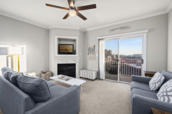 Televisión de pantalla plana, chimenea