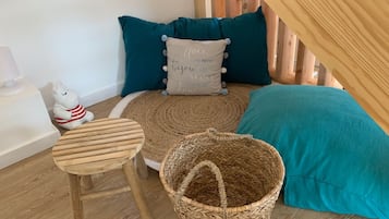 2 bedrooms, iron/ironing board, travel crib, free WiFi