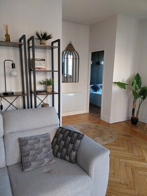 Interior - Magnificent apartment in character residence with swimming pool (Aix-les-Bains)