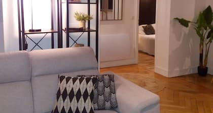 Magnificent apartment in character residence with swimming pool