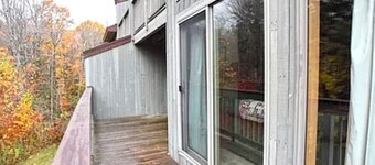 Walk to Ski Lifts with Perfect Location! 3 Bedroom Townhome plus Loft.