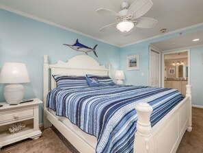 2 bedrooms, iron/ironing board, internet