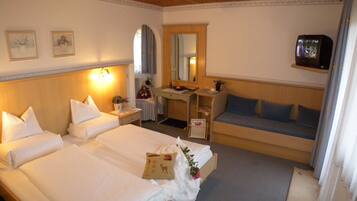 2 Schlafzimmer, Zimmersafe, Bügeleisen/Bügelbrett, Reisekinderbett