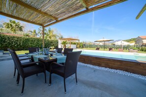 Outdoor dining - Comfortable villa with private swimming pool (Marina di Ascea)