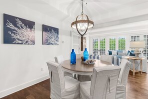 Dining - The Retreat @ Barrett Place (Rosemary Beach)