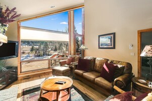 Townhome, 3 Bedrooms | Living area | TV, books