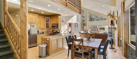 Townhome, 3 Bedrooms | Dining