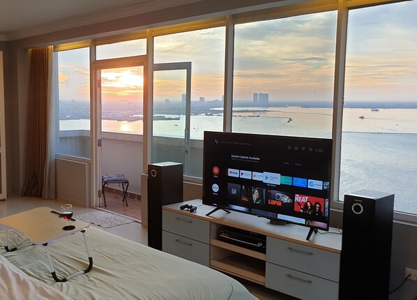 2 bedrooms, iron/ironing board, travel cot, free WiFi