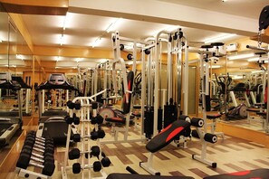 Exterior detail - Hotel Chennai Le Palace (Chennai)