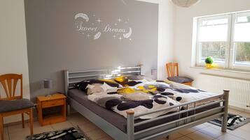 2 bedrooms, travel cot, free WiFi, bed sheets