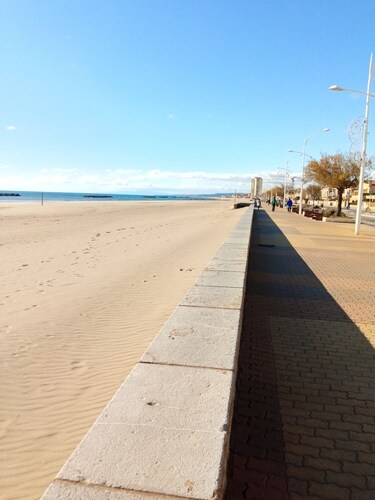 Vacation home 200 m from the beach