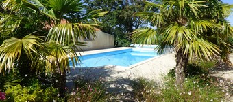 House of 125m2, including veranda. Pool. Land not overlooked.