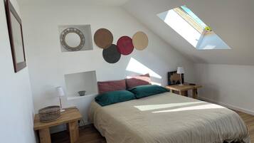 4 slaapkamers, een strijkplank/strijkijzer, gratis wifi, beddengoed