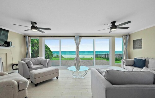 Oceanfront Beach Villa on Daytona Beach Shores