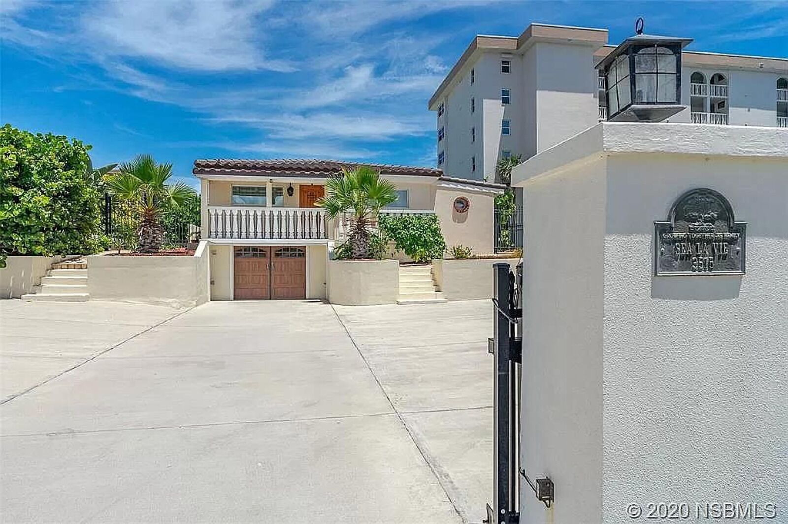 Oceanfront Beach Villa on Daytona Beach Shores