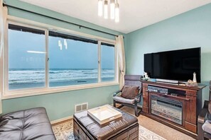 Televisión y oficina 