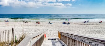 Sunny, Gulf-front beach condo with central AC & a pool