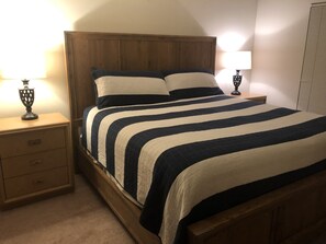 5 bedrooms, desk, free WiFi, bed sheets