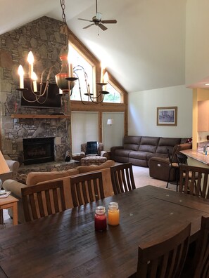 TV connectée, cheminée