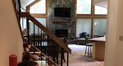 Beautiful 5 Bedroom House in Hidden Valley