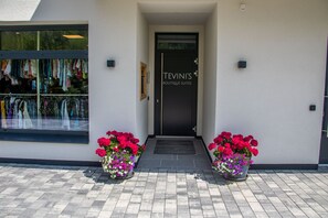 تفاصيل الفندق من الخارج