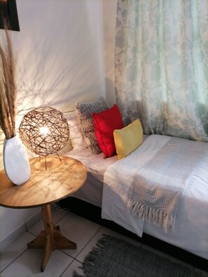 2 bedrooms, iron/ironing board, bed sheets - The waterfall outlook, family business  (Midrand)