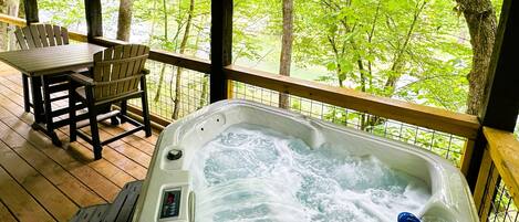 Outdoor spa tub