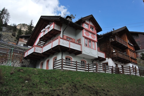 Apartment Col Val di Fassa with garden
