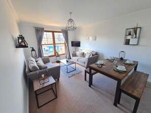 Smart TV - Six Stevenson House (Oban)