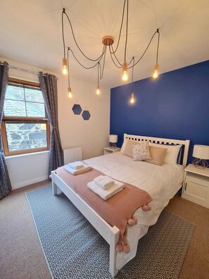 2 bedrooms, iron/ironing board, free WiFi, bed sheets - Six Stevenson House (Oban)