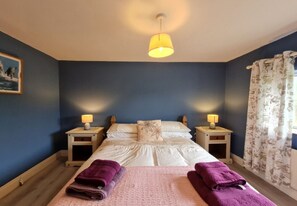 3 bedrooms, bed sheets