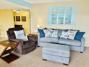 Smart TV, DVD player, books - Poolside Paradise at Sea Club – Just a 3-Minute Walk to the Beach! (Indian Shores)