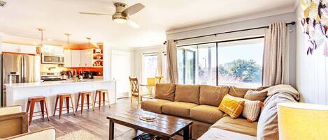 تلفزيون، برامج وأفلام نتفليكس، خدمات بث، مكتب