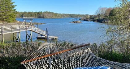 Tri Cove Cottage with Dock