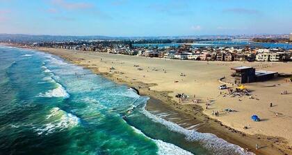 Luxury Top Floor, 2 Bed #14 - 167 Steps to Mission Beach and Boardwalk.