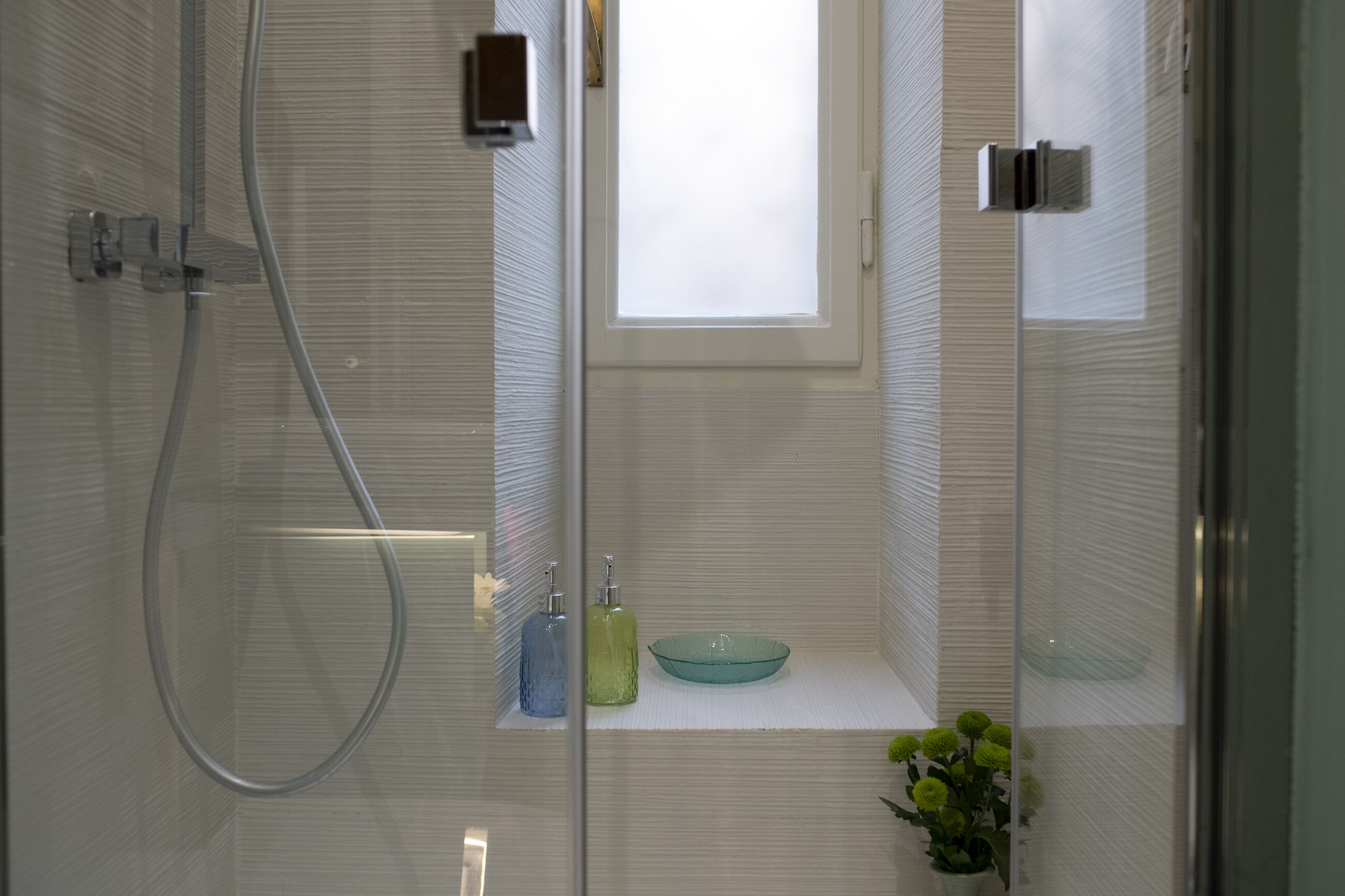 Dusche, Haartrockner, Bidet, Handtücher