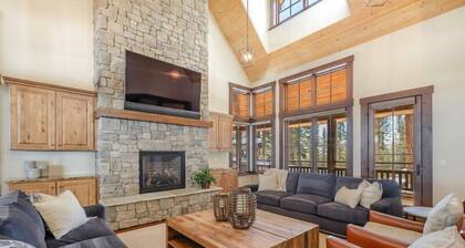 NEW - Truckee Luxury Retreat - Remote Work Friendly - Sleeps 10+
