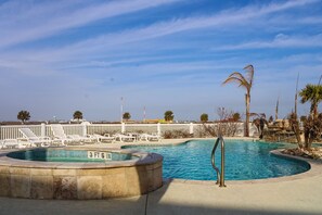 Pool - Marina View, Shared Pool, Golf Cart Access (Port Aransas)