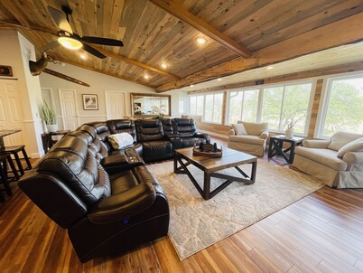 15 ACRE RIVER FRONT CABIN HOUSE ON THE SUWANNEE, WITH SPRING WALKING DISTANCE