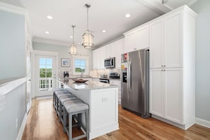 Fridge, microwave, oven, stovetop - Pier Walker: Spacious, Beautiful Home with Amazing Ocean Views Steps from OKI Pi (Oak Island)
