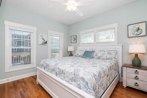 4 bedrooms, iron/ironing board, internet, bed sheets - Pier Walker: Spacious, Beautiful Home with Amazing Ocean Views Steps from OKI Pi (Oak Island)