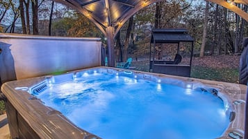 Bain à remous extérieur