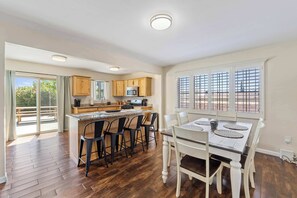 Frigorifero, macchina per tè/caffè, pentole/stoviglie/utensili